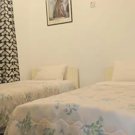 Апарт-отель Greenfields Country Club Лимасол