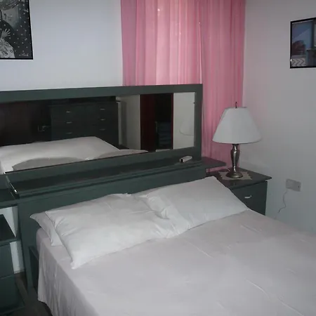 Апарт-отель Greenfields Country Club Лимасол
