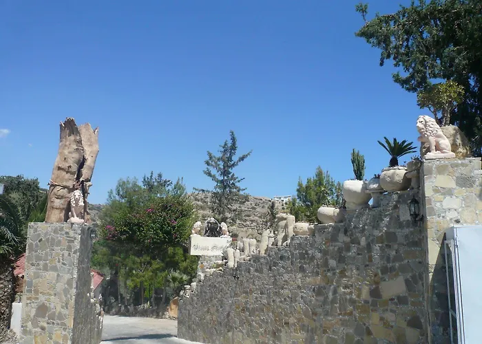 Greenfields Country Club Aparthotel Lemesos