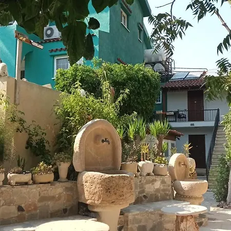 Greenfields Country Club מלון דירות