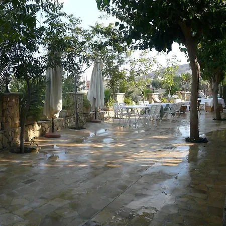 מלון דירות Greenfields Country Club 4*