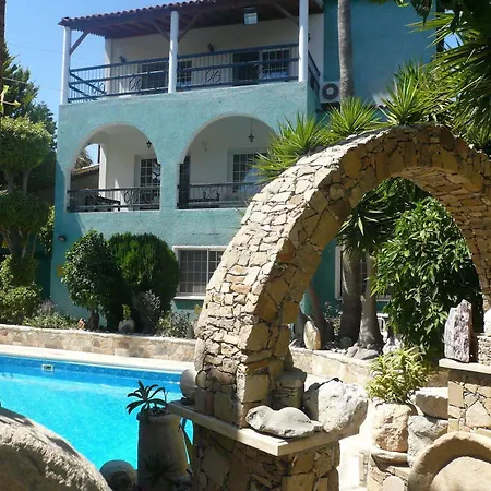 Greenfields Country Club מלון דירות 4*